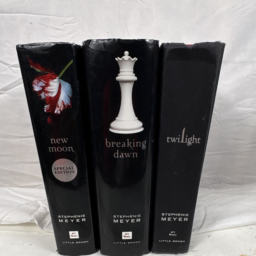 The Twilight Saga Breaking Dawn & new moon Stephenie Meyer Hardcover lot